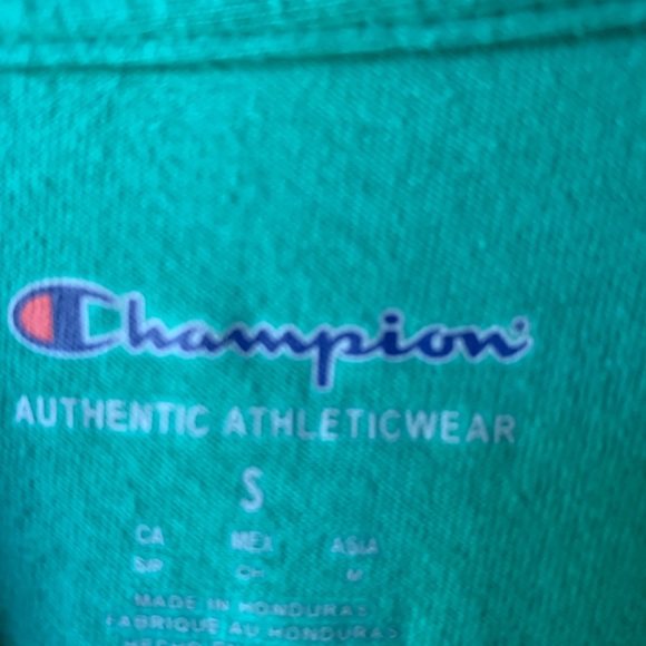 Champion - Picture 3 of 3